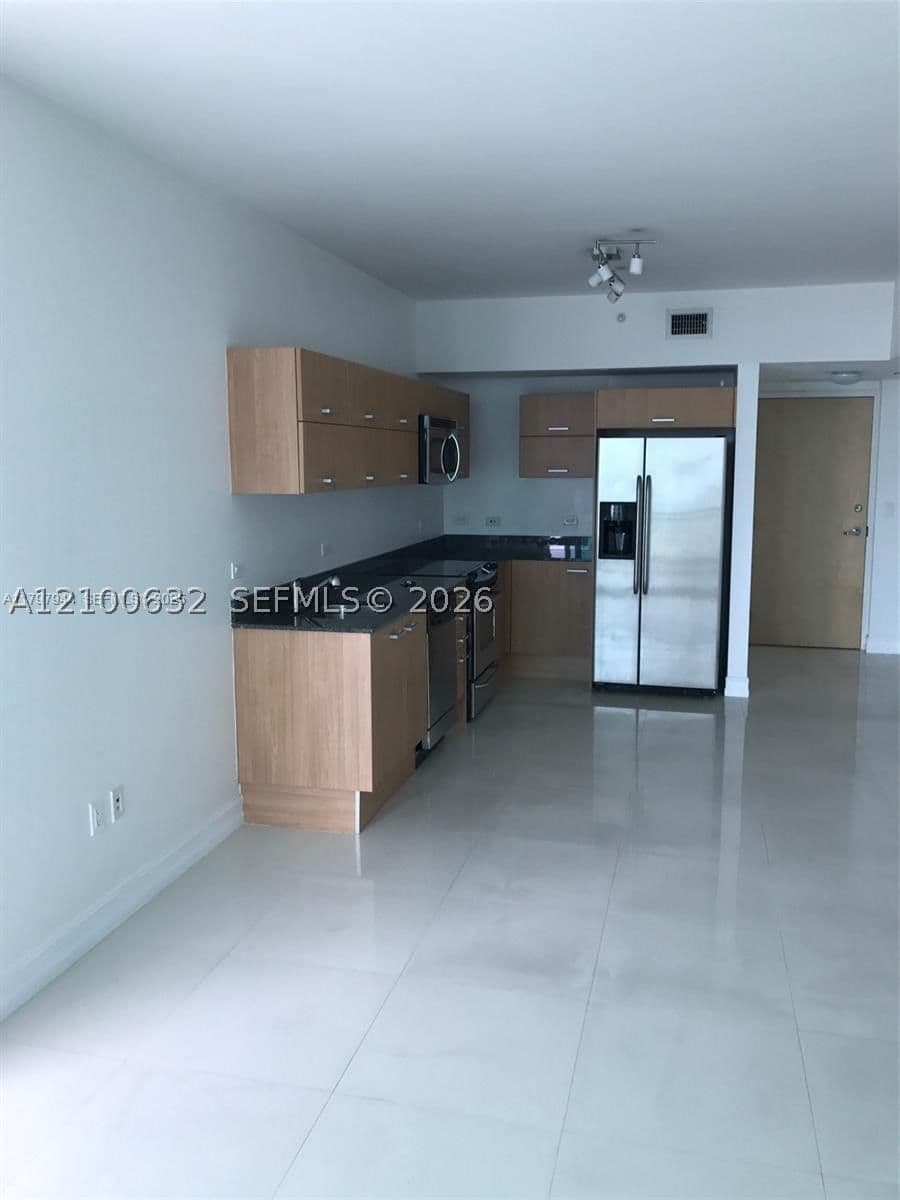 1+1 Condo — 350 Miami Ave #2811, Miami, FL 33130