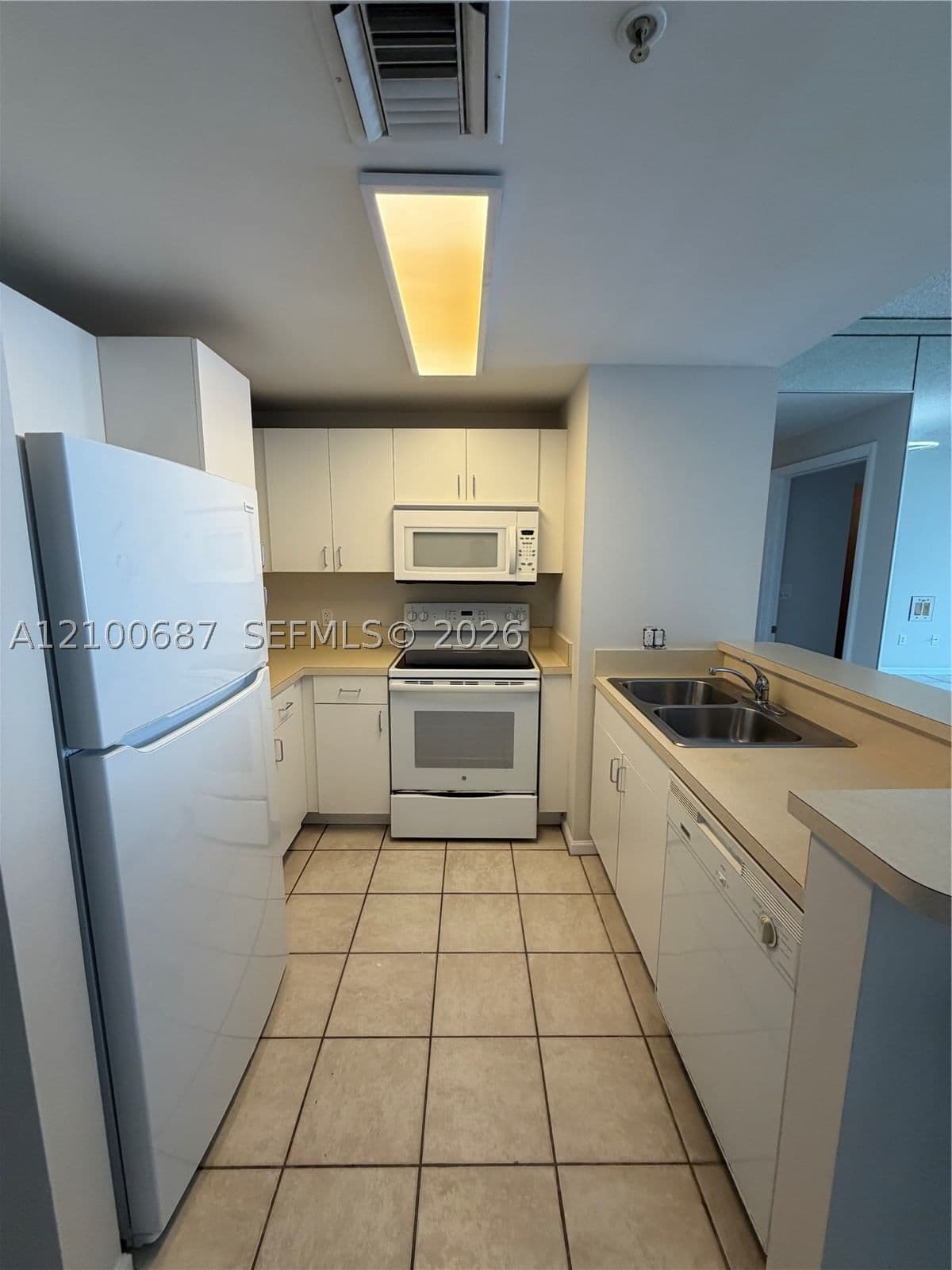 1+1 Condo — 185 14th Ter #2512, Miami, FL 33131