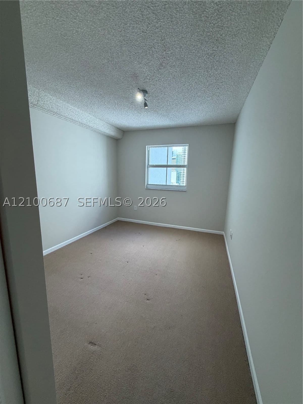 1+1 Condo — 185 14th Ter #2512, Miami, FL 33131