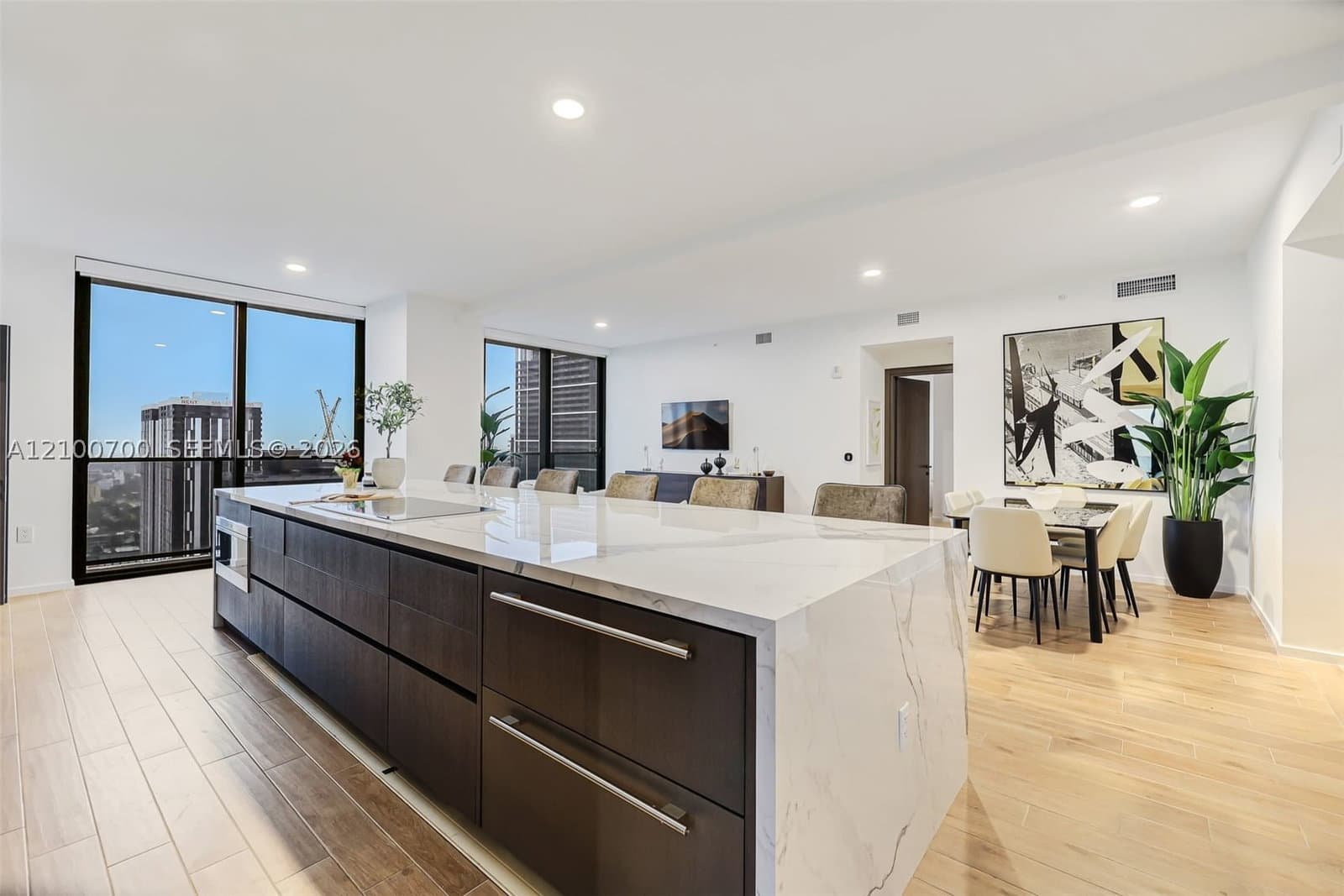 4+1 Condo — 398 5th St #3718-3719, Miami, FL 33132