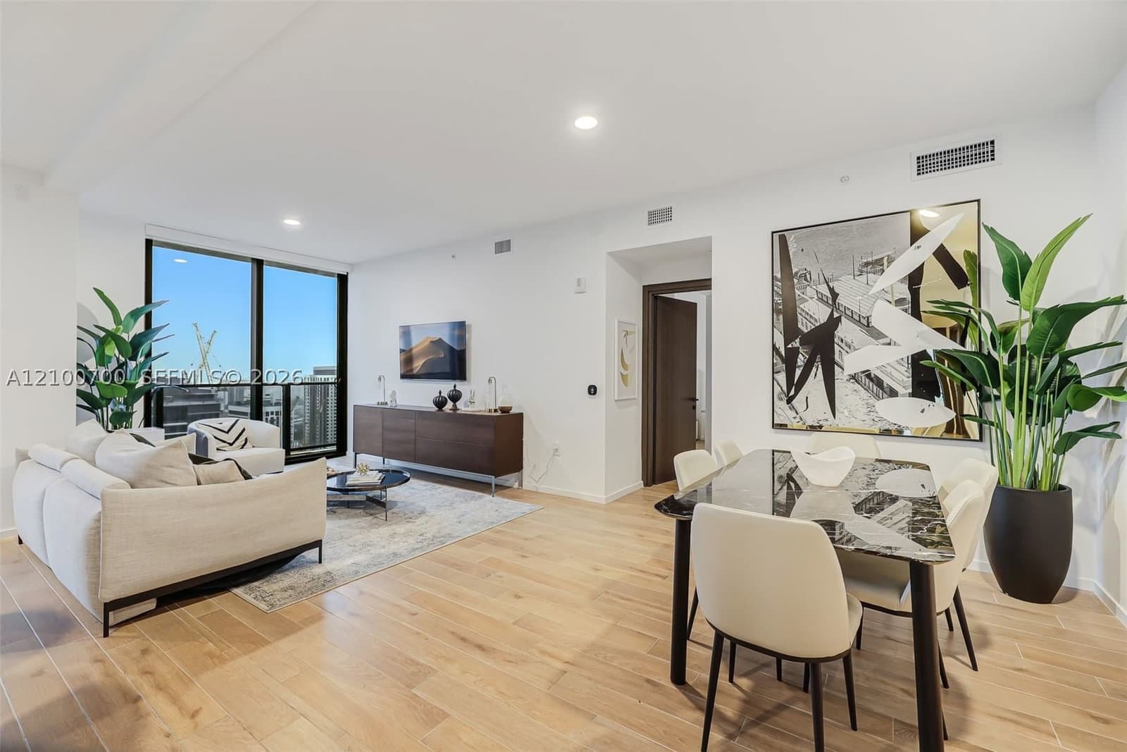 4+1 Condo — 398 5th St #3718-3719, Miami, FL 33132