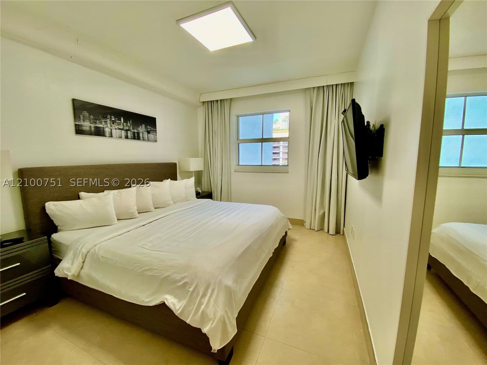 1+1 Condo — 185 14th Ter #912, Miami, FL 33131