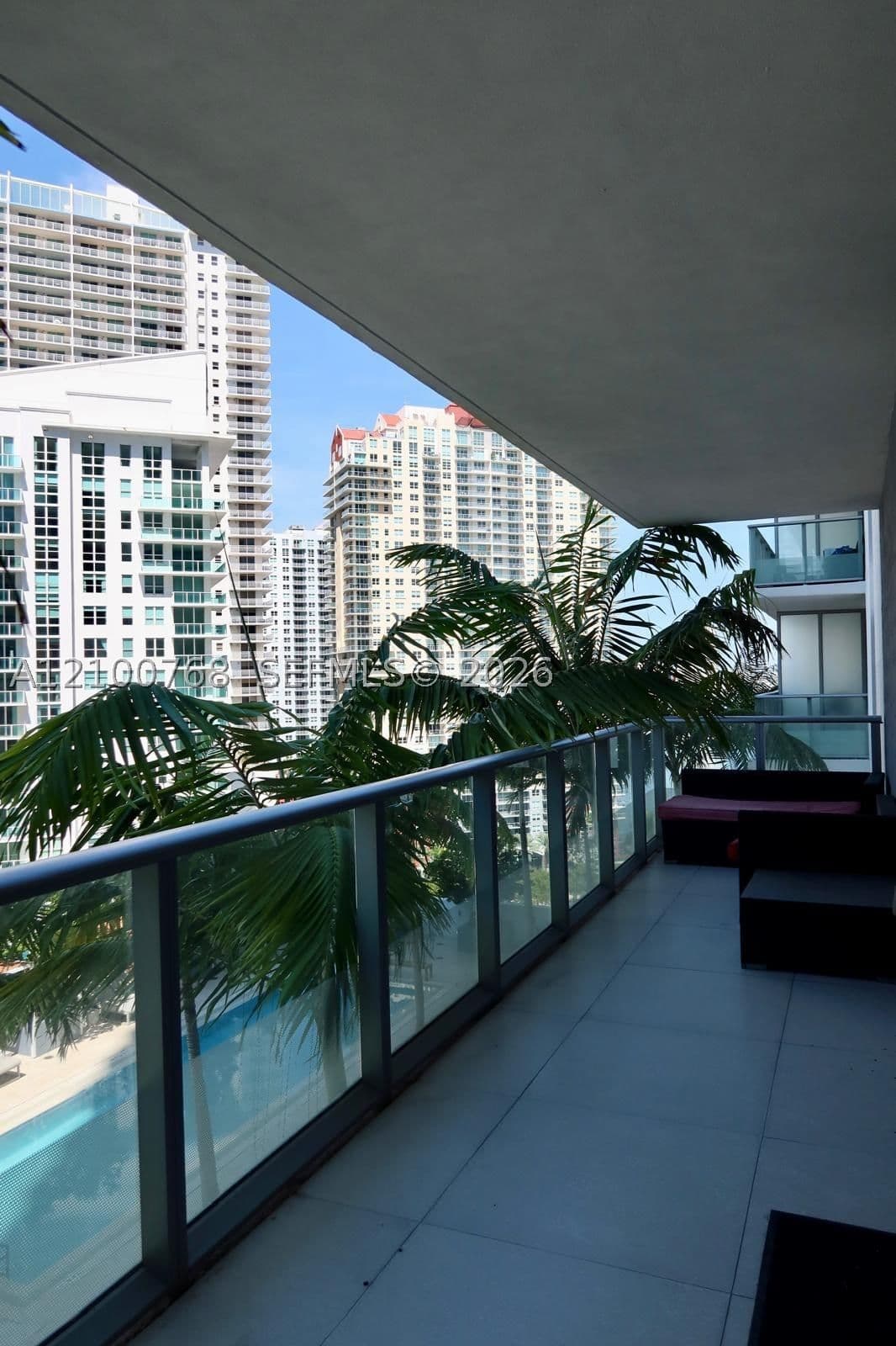 Condo — 1300 Brickell Bay Dr #1600, Miami, FL 33131