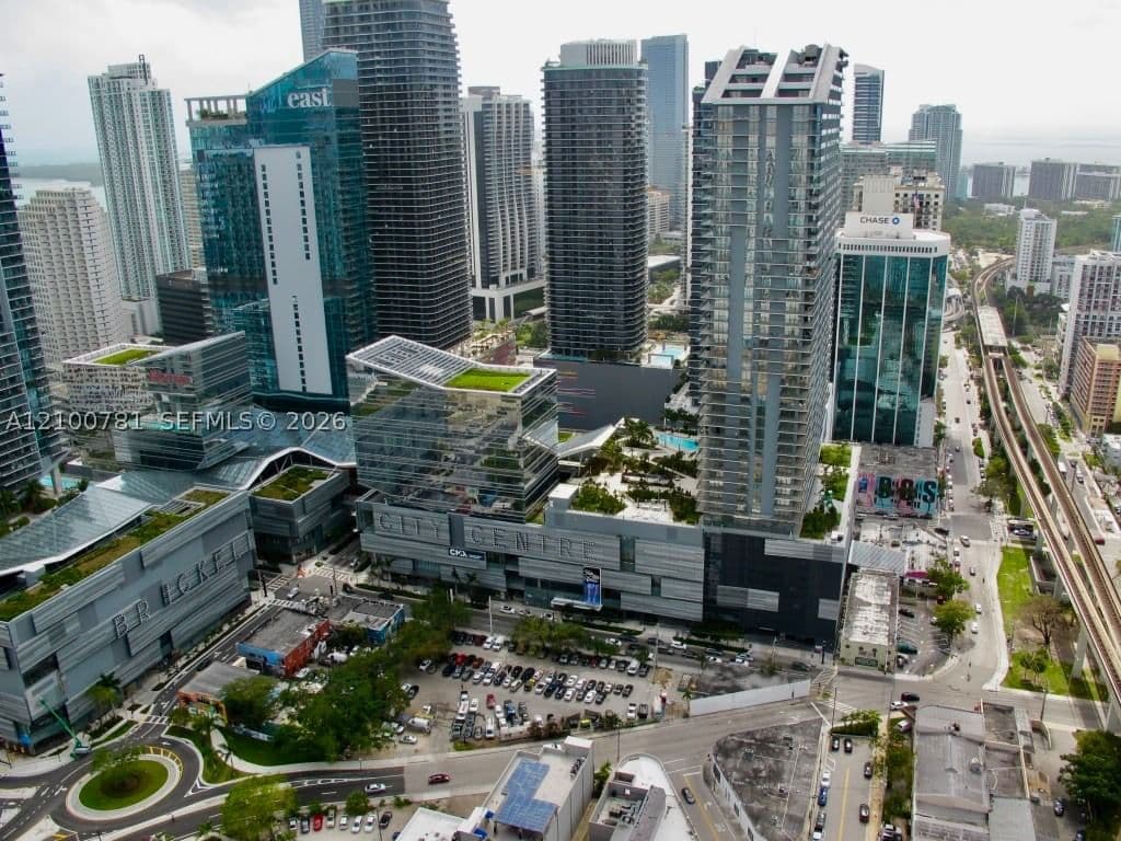 2+1 Condo — 92 3rd St #5102, Miami, FL 33130