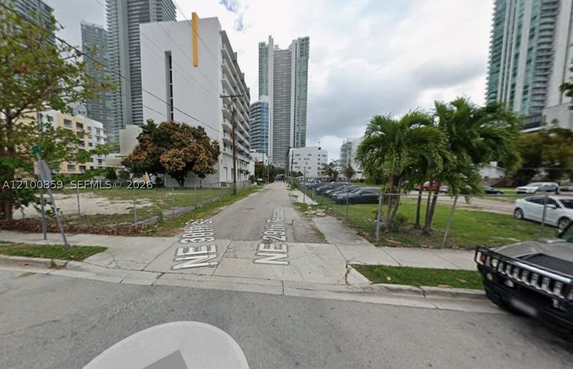 Mülk — 460 29th Ter, Miami, FL 33137