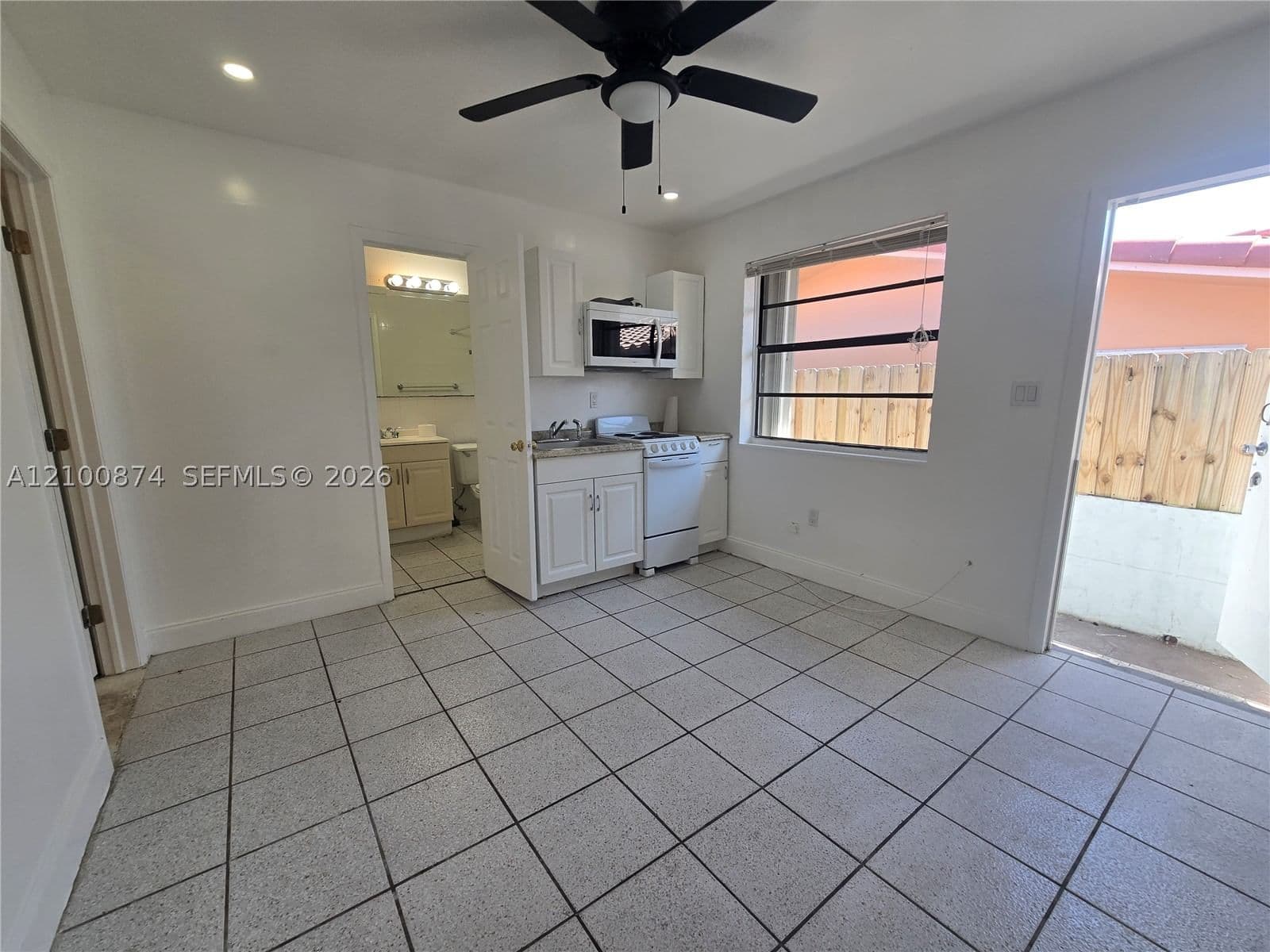 1+1 Mülk — 2957 36th Ct #2, Miami, FL 33133