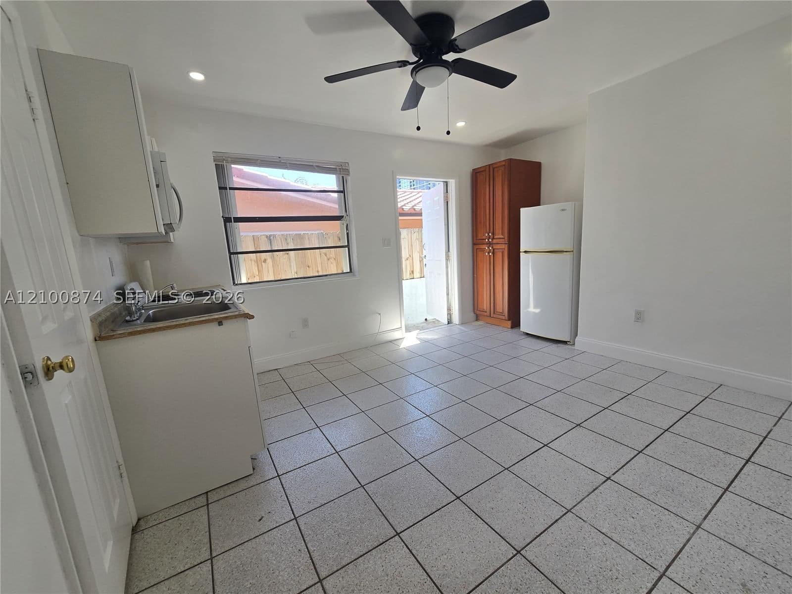 1+1 Mülk — 2957 36th Ct #2, Miami, FL 33133