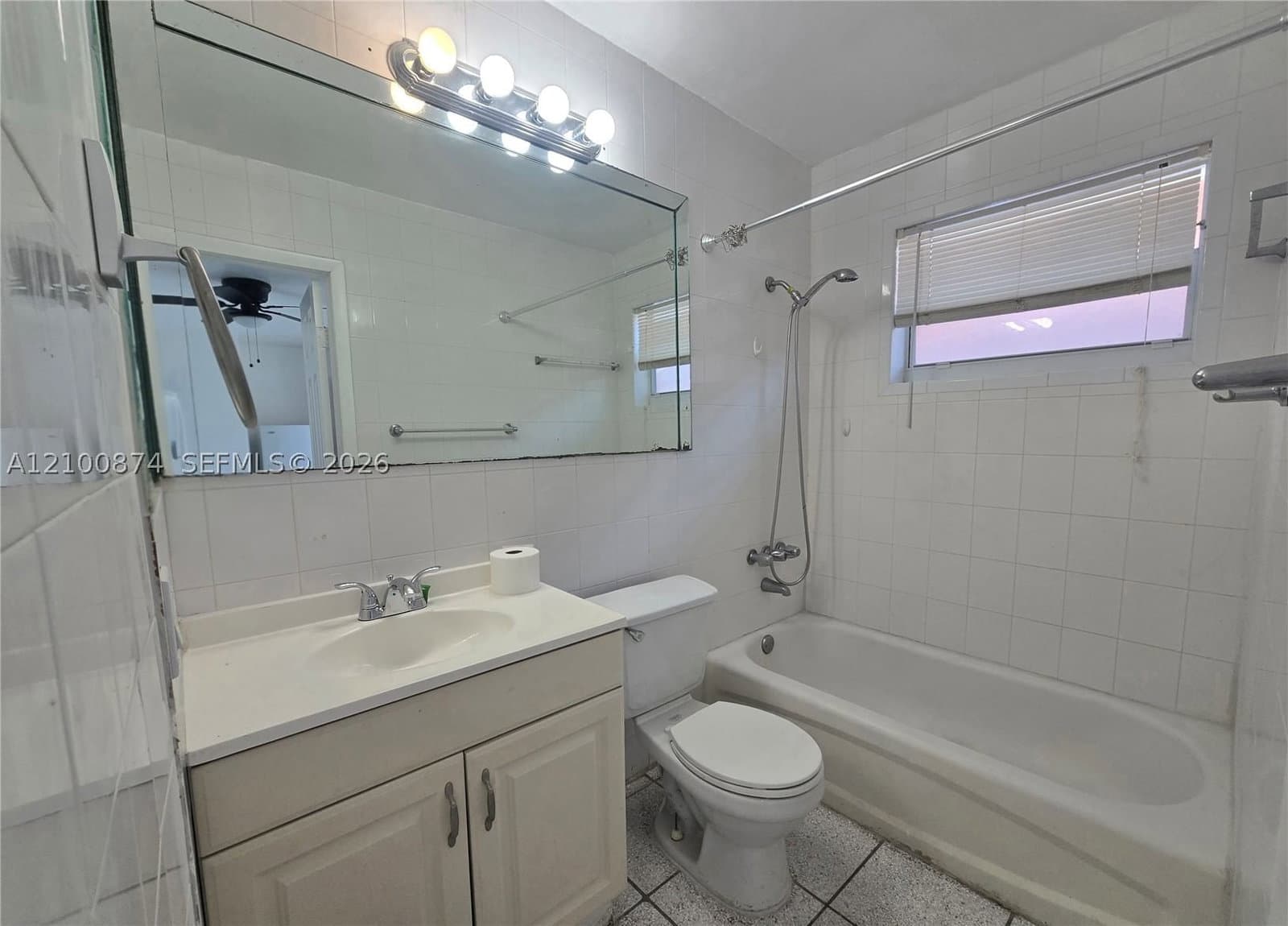 1+1 Mülk — 2957 36th Ct #2, Miami, FL 33133