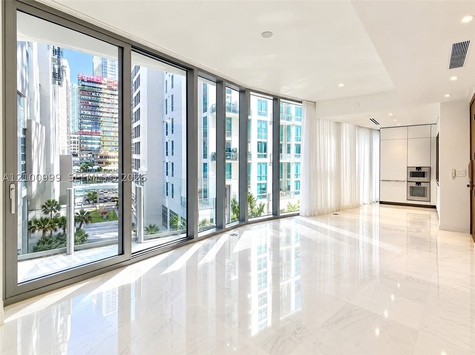 1+1 Condo — 300 Biscayne Boulevard Way #506E, Miami, FL 33131