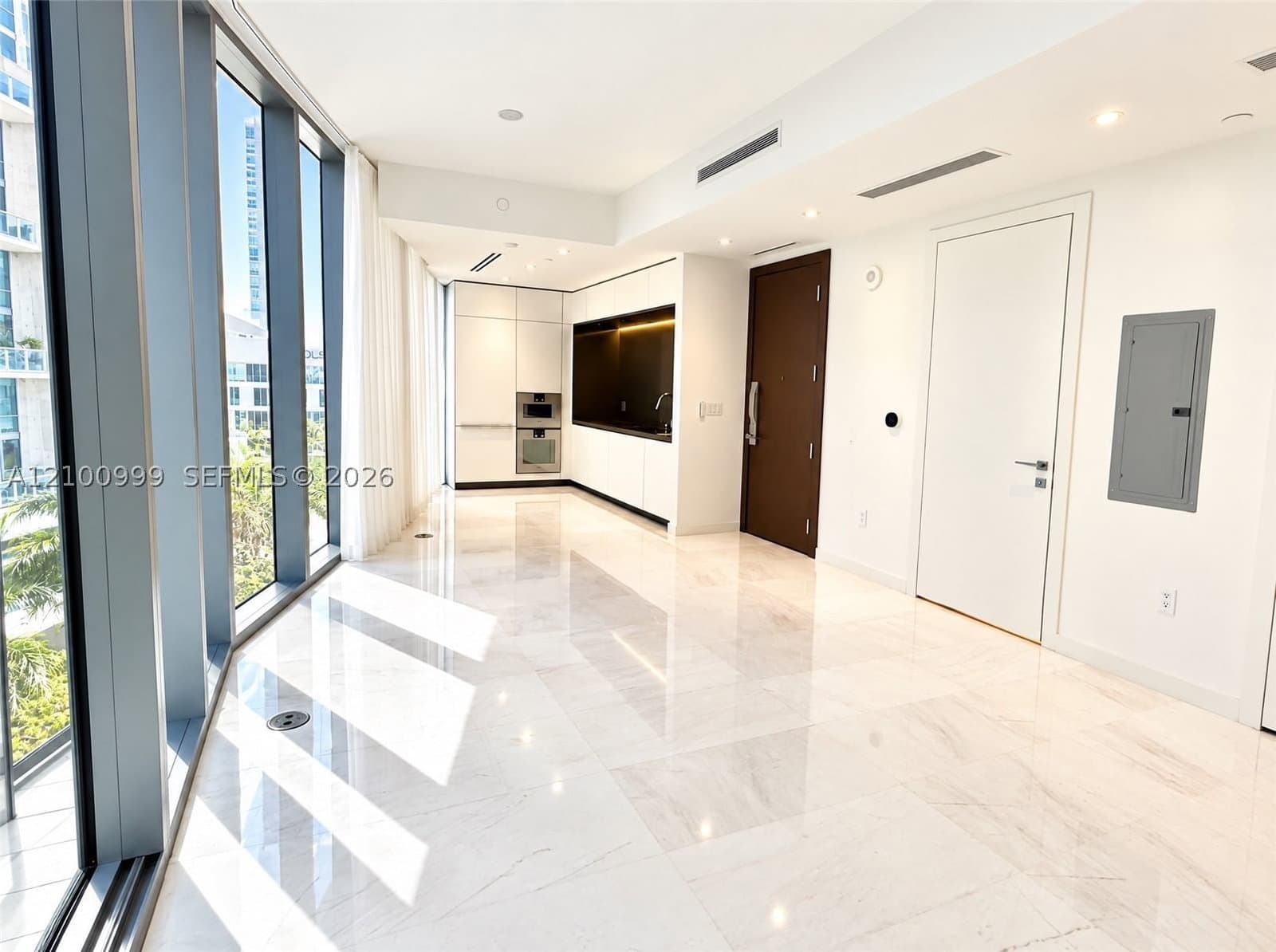 1+1 Condo — 300 Biscayne Boulevard Way #506E, Miami, FL 33131