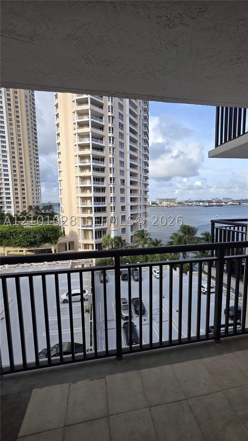1+1 Condo — 540 Brickell Key Dr #926, Miami, FL 33131