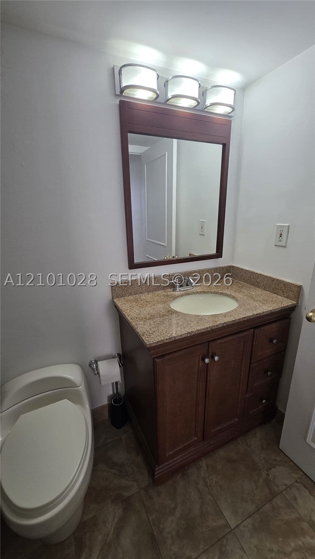 1+1 Condo — 540 Brickell Key Dr #926, Miami, FL 33131