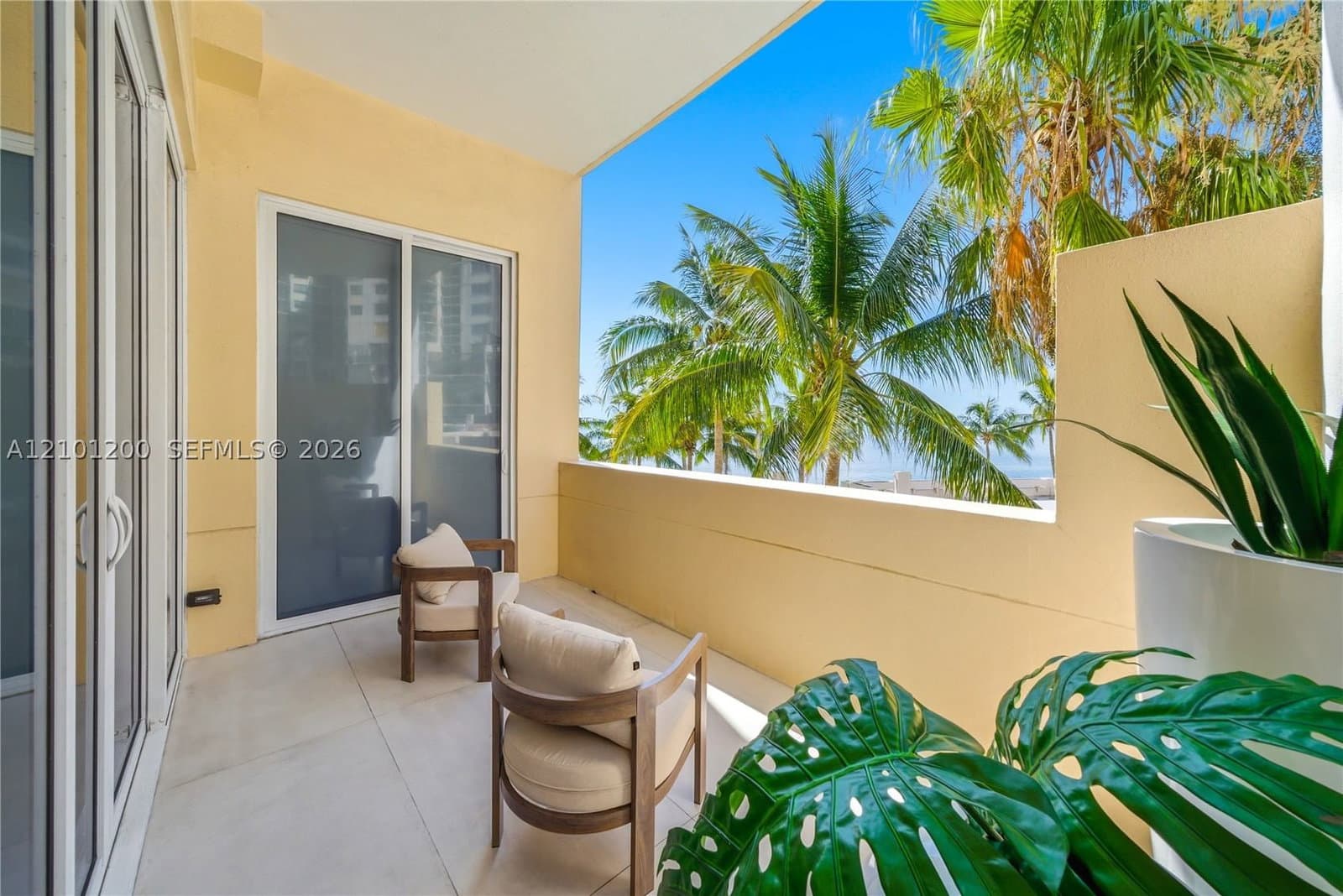 2+1 Condo — 808 Brickell Key Dr #408, Miami, FL 33131