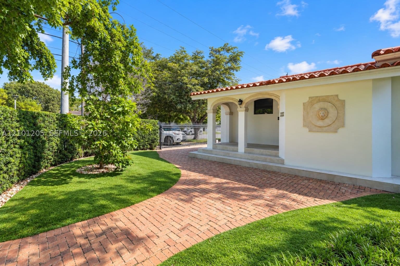 3+1 Müstakil ev — 371 29th Rd, Miami, FL 33129