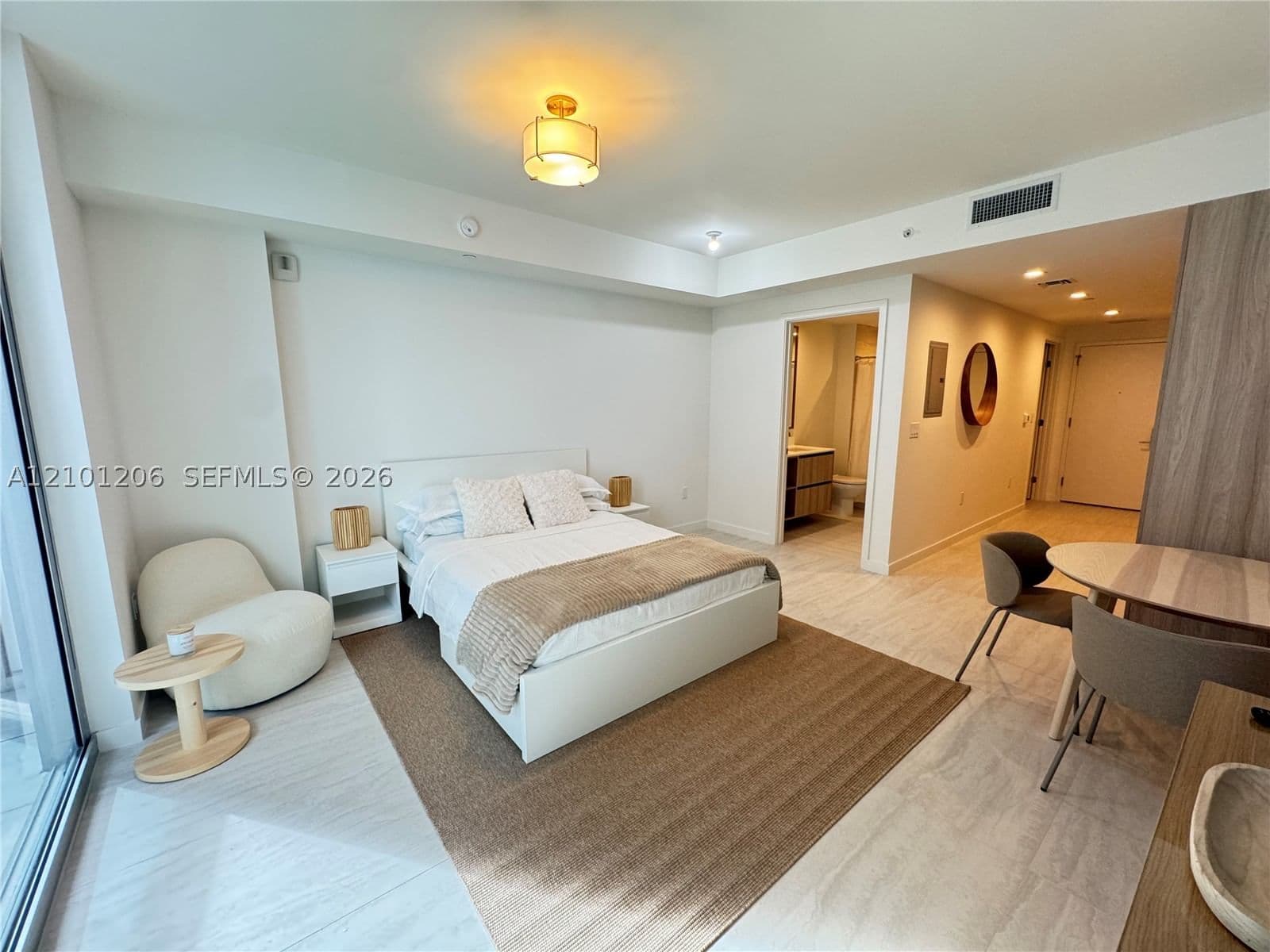 Condo — 77 5th #1909, Miami, FL 33131