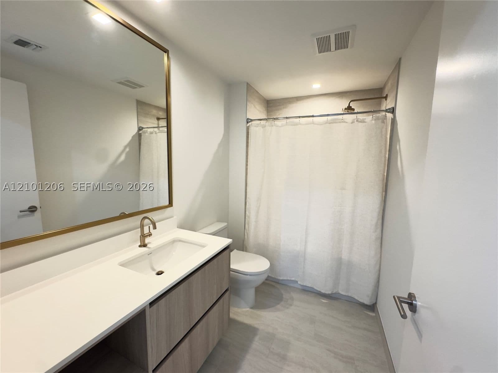 Condo — 77 5th #1909, Miami, FL 33131