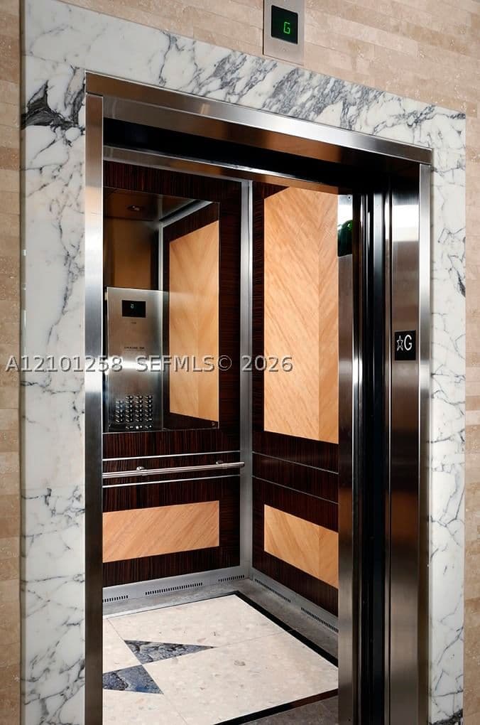 Condo — 175 7th St #2010, Miami, FL 33130