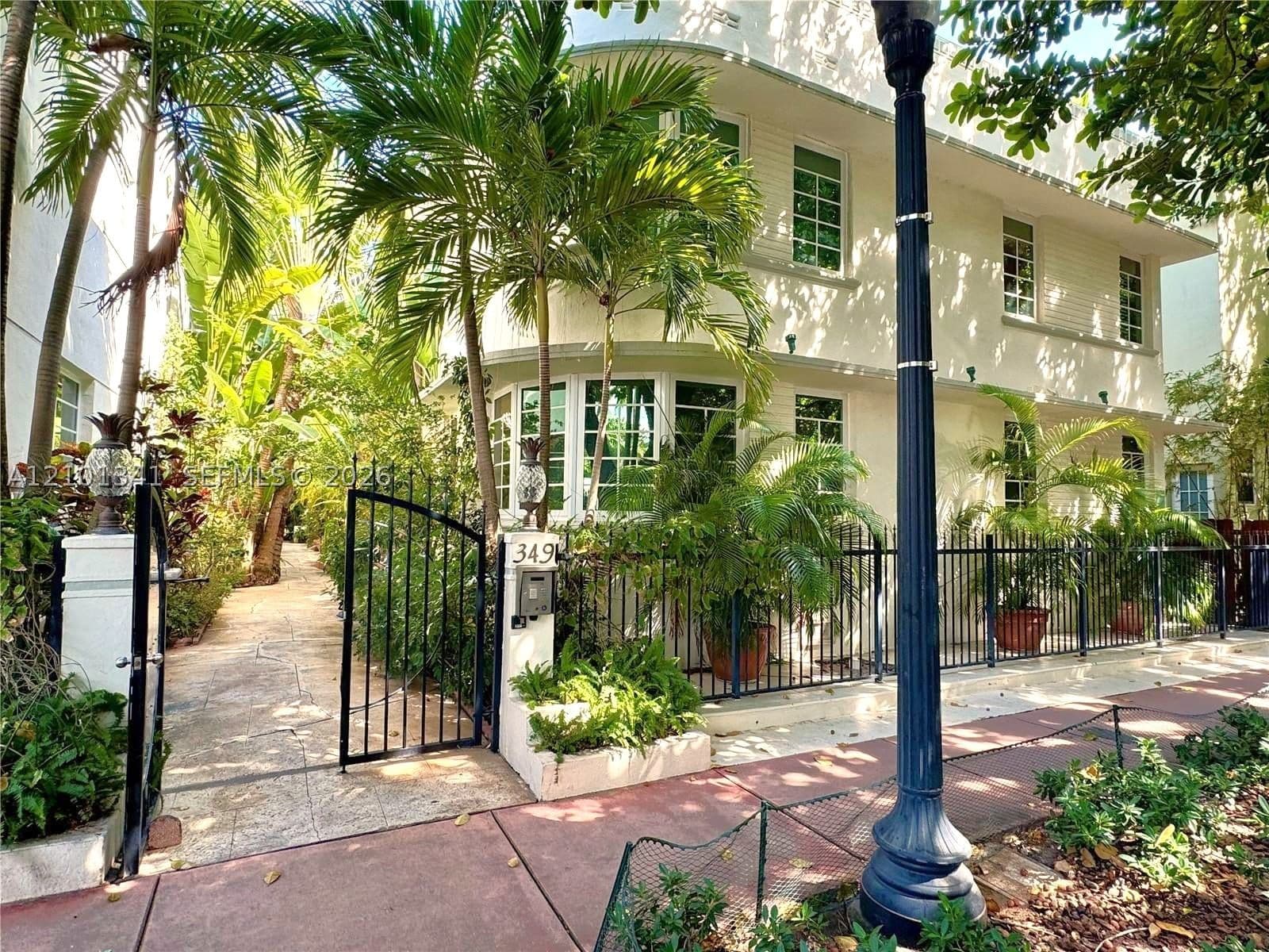 Condo — 349 Meridian Ave #B202, Miami Beach, FL 33139