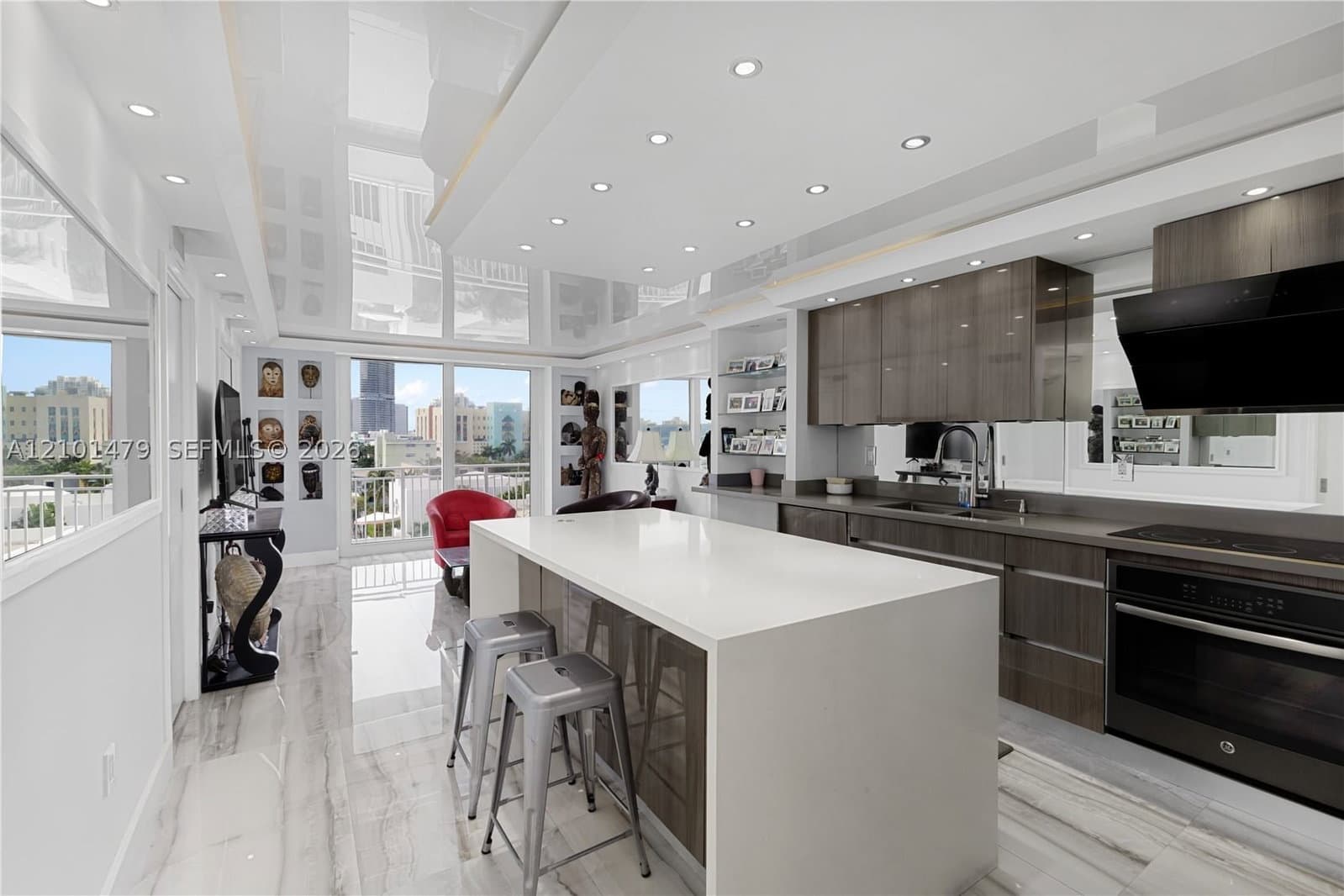 1+1 Condo — 345 Ocean Dr #705, Miami Beach, FL 33139