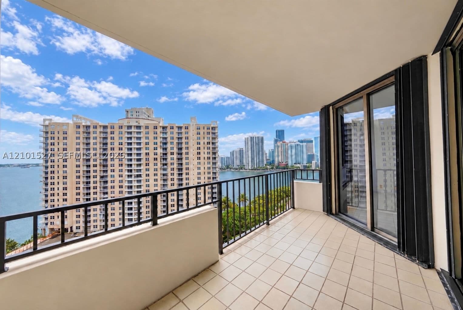 1-bedroom Condo — 520 Brickell Key Dr #A1811, Miami, FL 33131