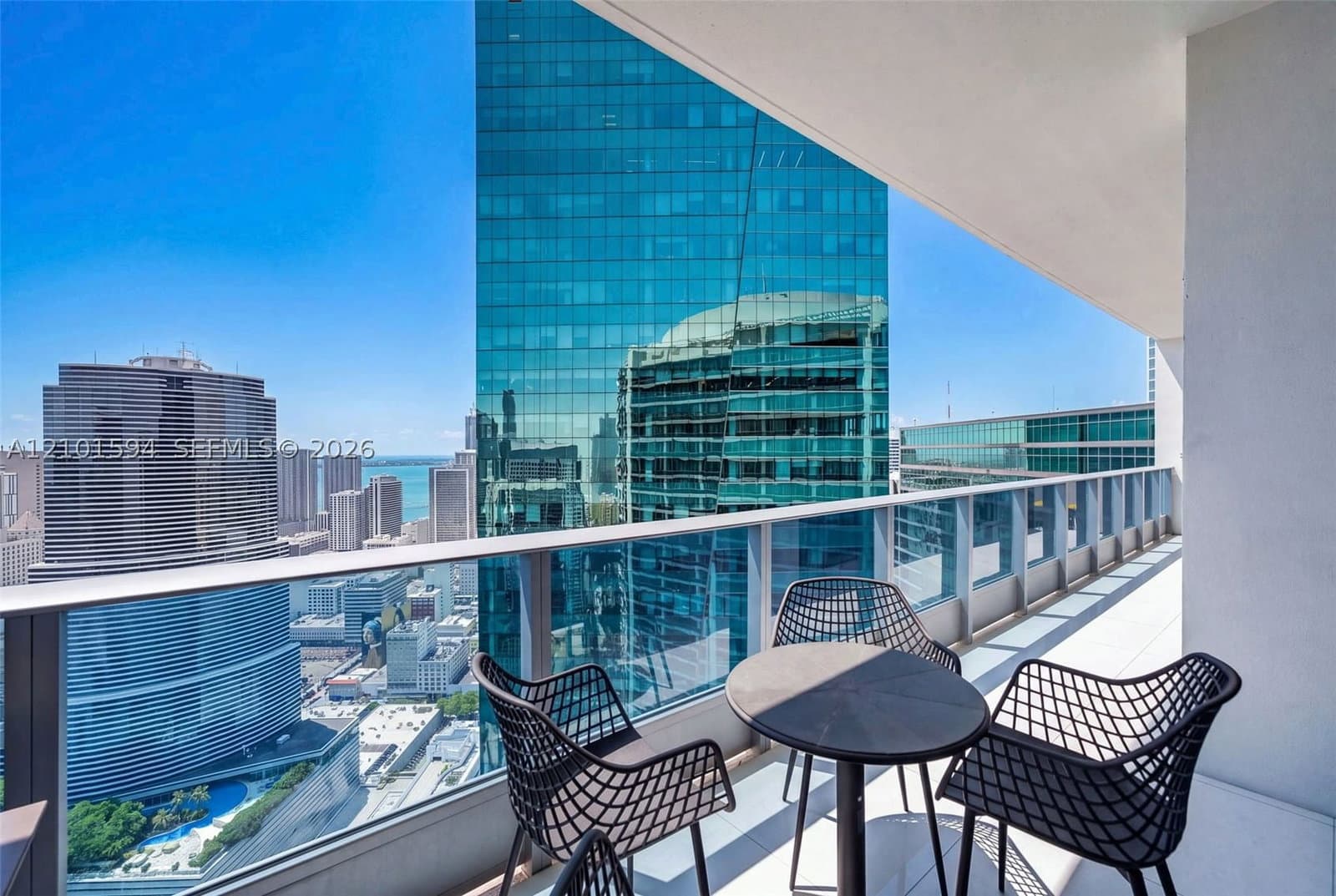 2-bedroom Condo — 200 Biscayne Boulevard Way #5010, Miami, FL 33131