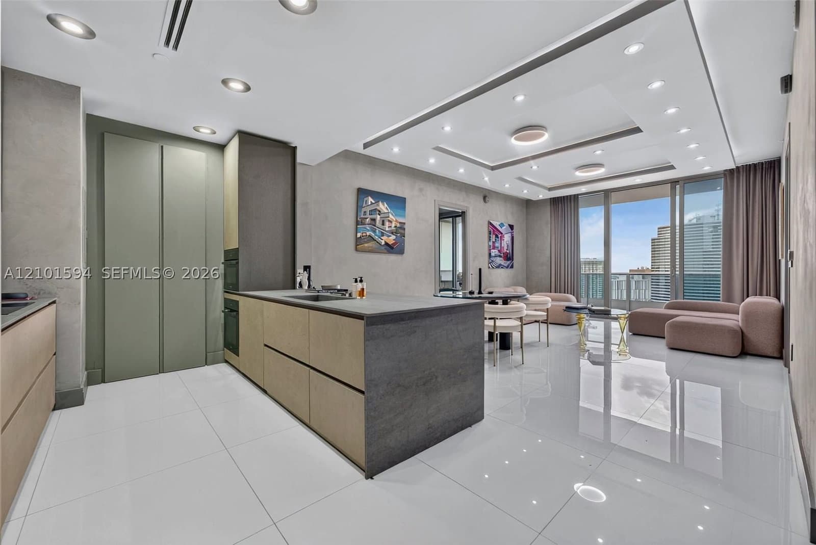 2-bedroom Condo — 200 Biscayne Boulevard Way #5010, Miami, FL 33131