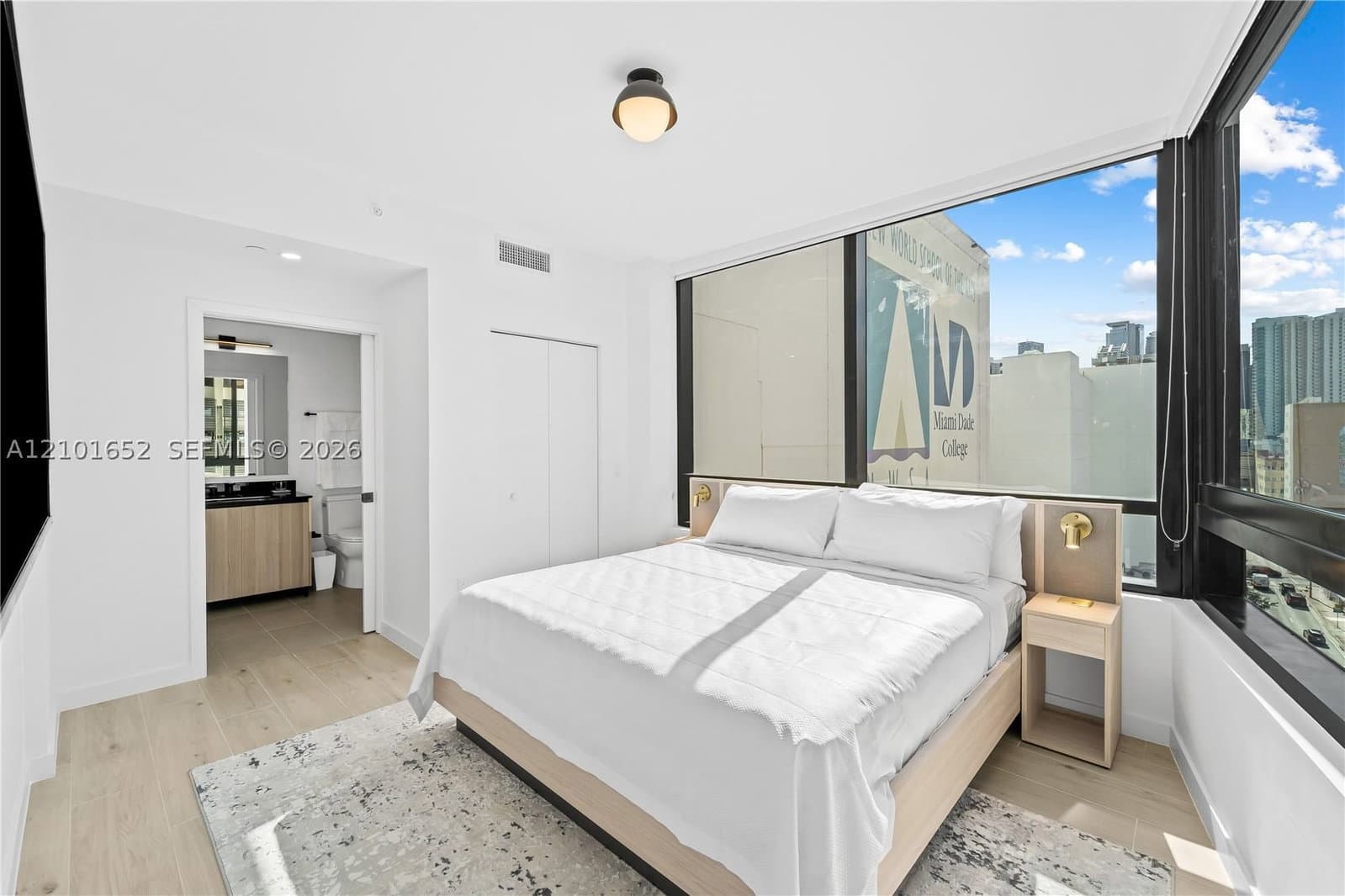 2+1 Condo — 225 Miami Ave #912, Miami, FL 33128