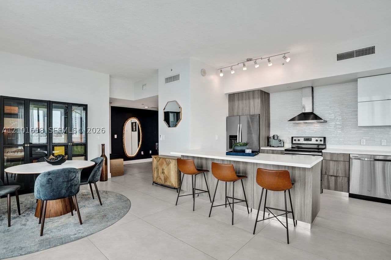 2+1 Condo — 350 24th St #1406, Miami, FL 33137