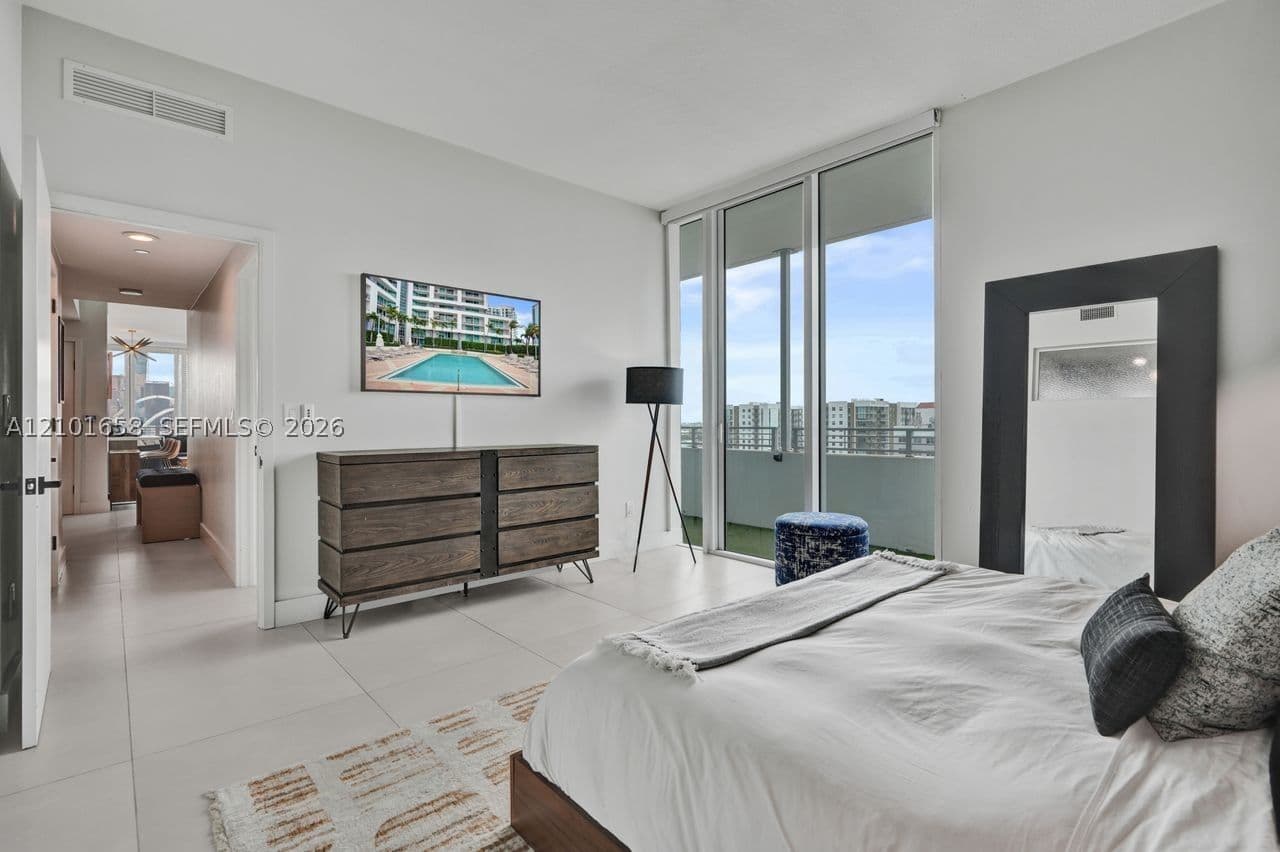 2+1 Condo — 350 24th St #1406, Miami, FL 33137