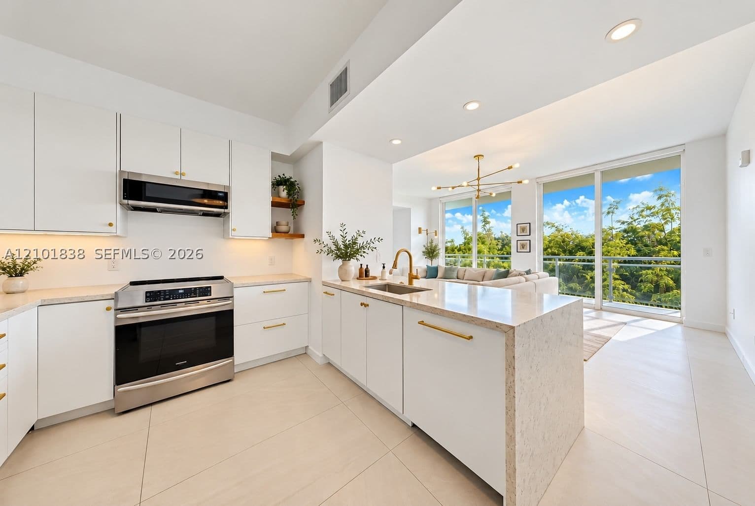 2+1 Condo — 2020 Prairie Ave #404, Miami Beach, FL 33139