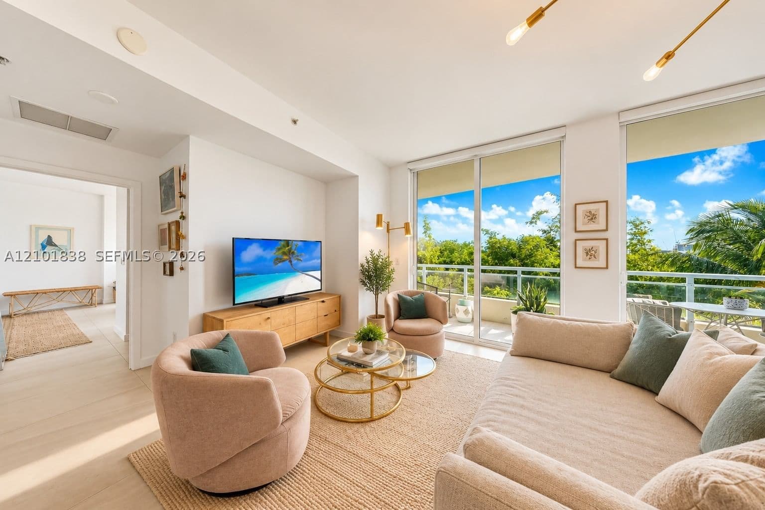 2+1 Condo — 2020 Prairie Ave #404, Miami Beach, FL 33139