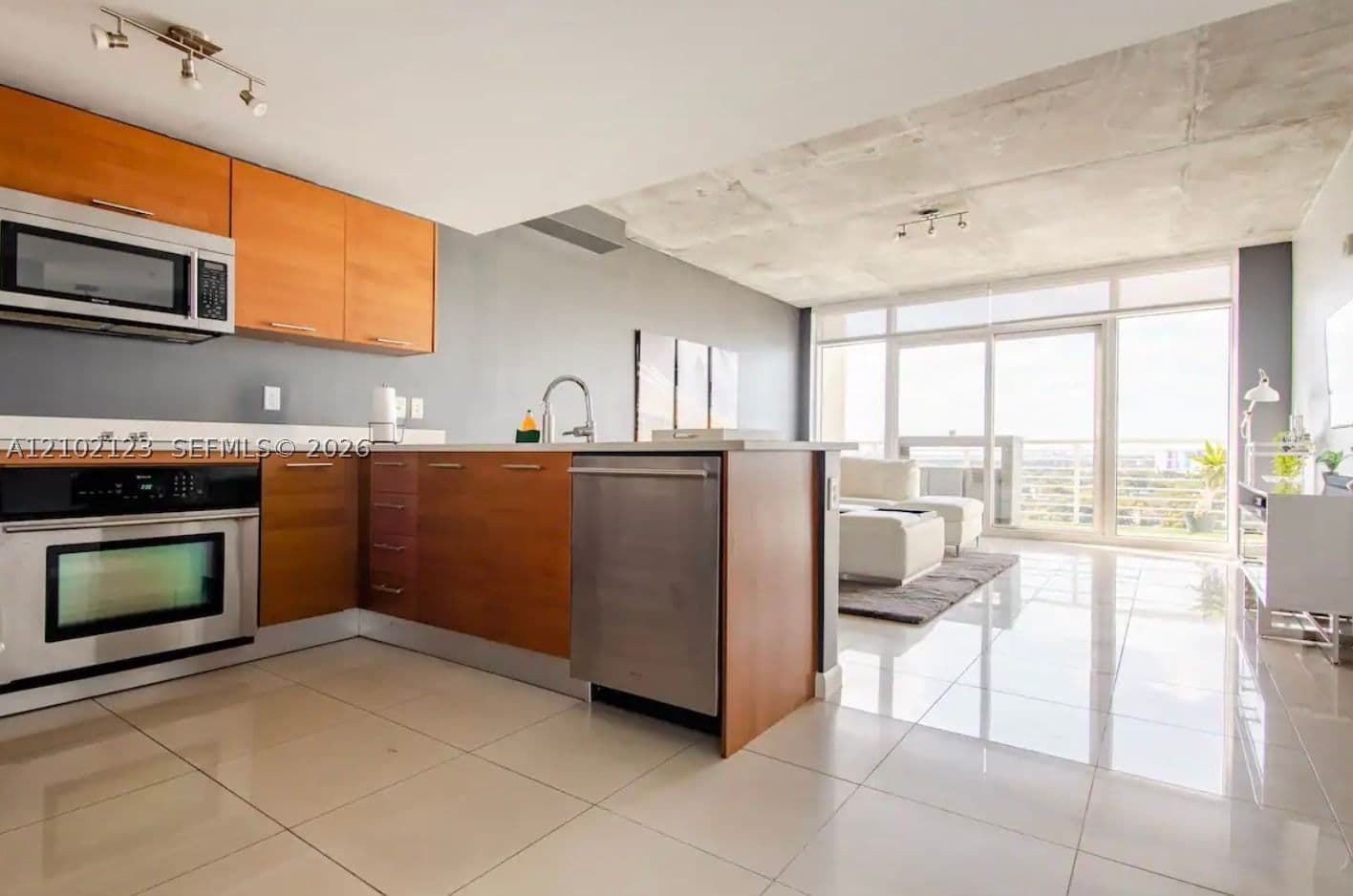 1-bedroom Condo — 3250 1st Ave #1108, Miami, FL 33137