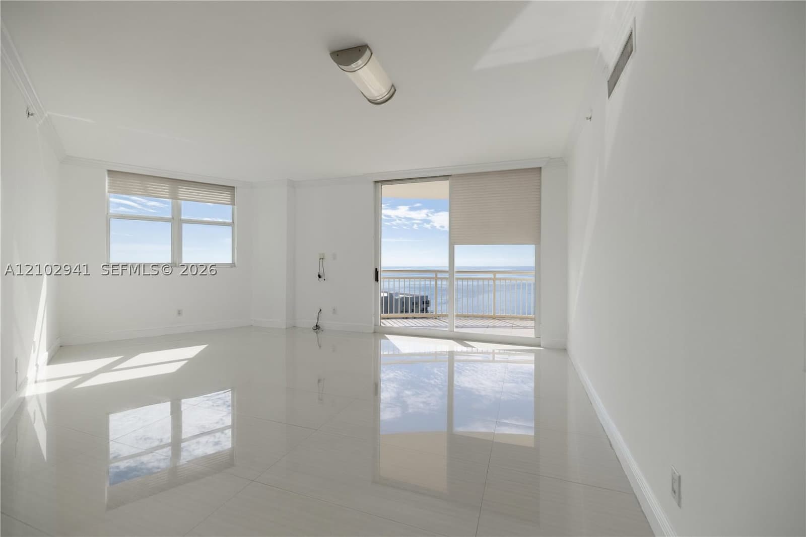 2-bedroom Condo — 2475 Brickell Ave #1807, Miami, FL 33129