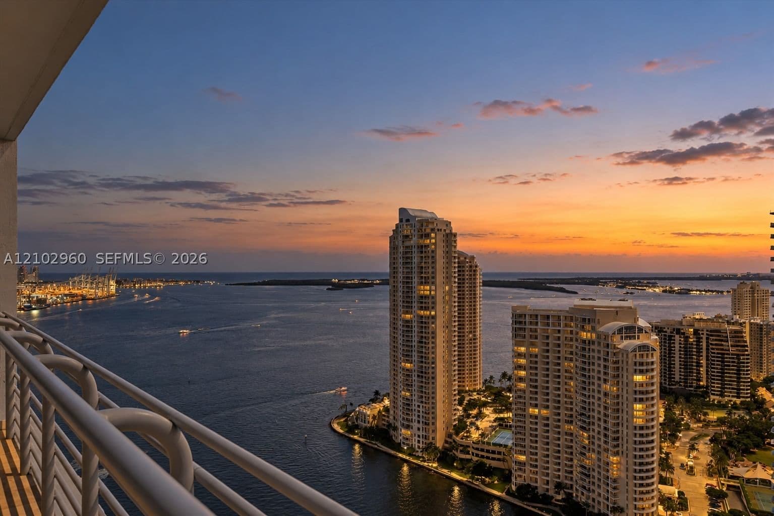 2-bedroom Condo — 325 Biscayne Blvd #3921, Miami, FL 33131