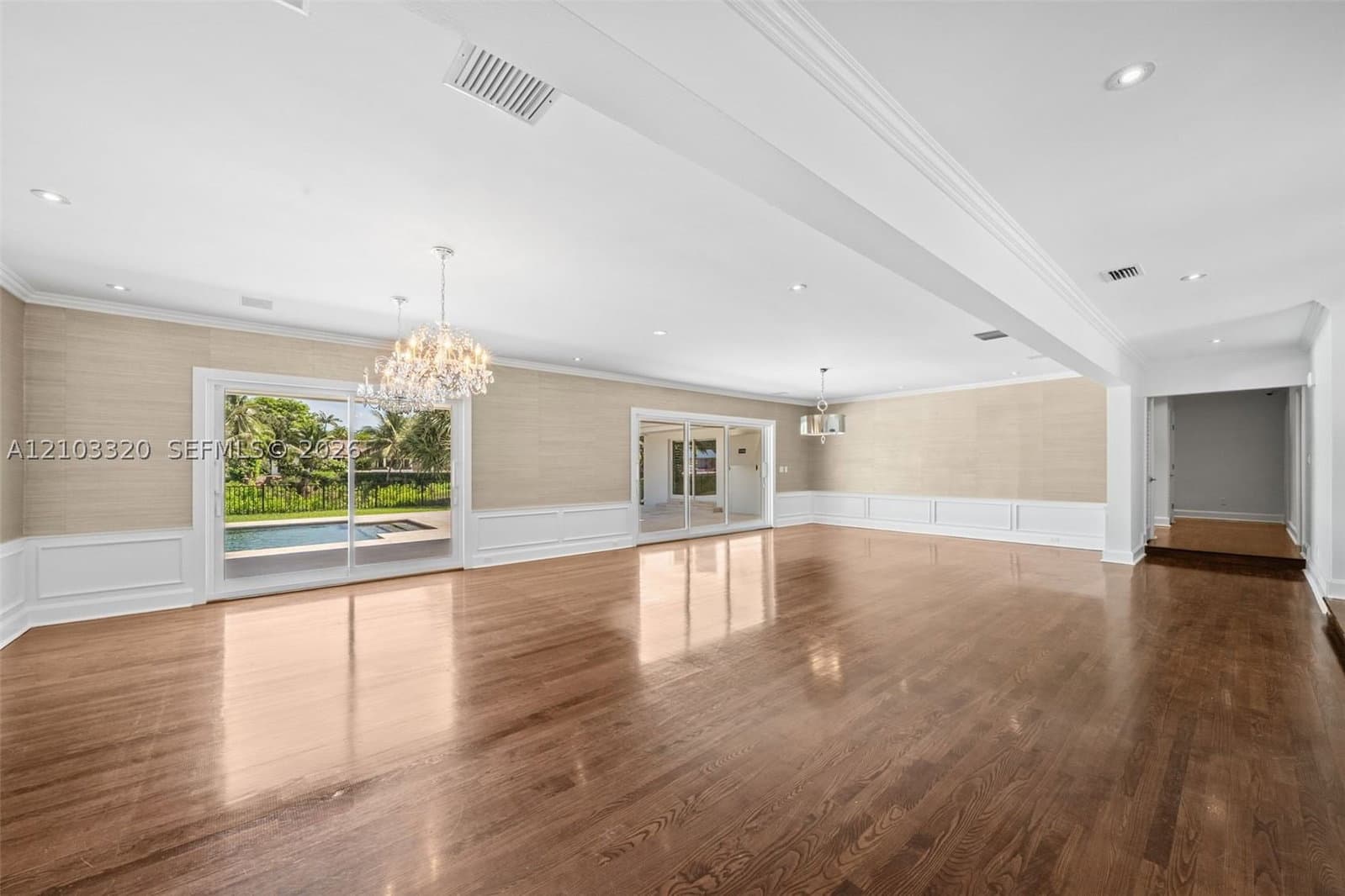 5+1 Müstakil ev — 420 Rovino Ave, Coral Gables, FL 33156