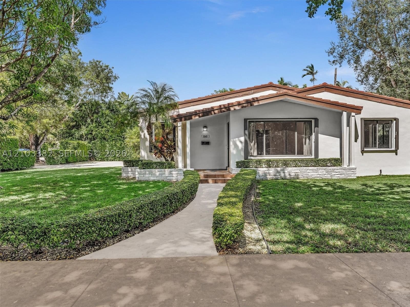 4+1 Müstakil ev — 1545 Mantua Ave, Coral Gables, FL 33146