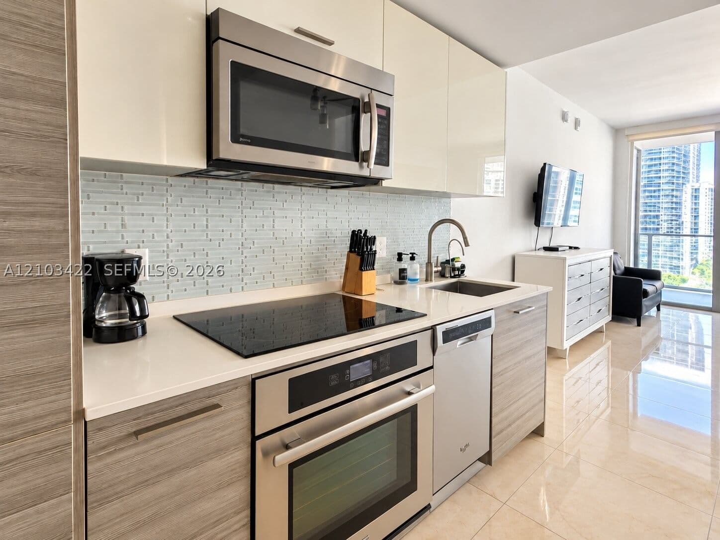 Condo — 1300 Brickell Bay Dr #2112, Miami, FL 33131