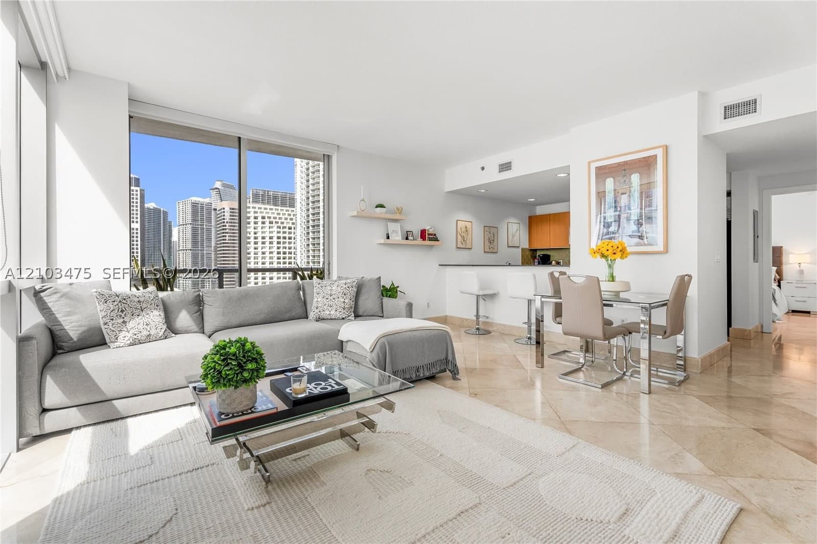 2+1 Condo — 1060 Brickell Ave #2117, Miami, FL 33131