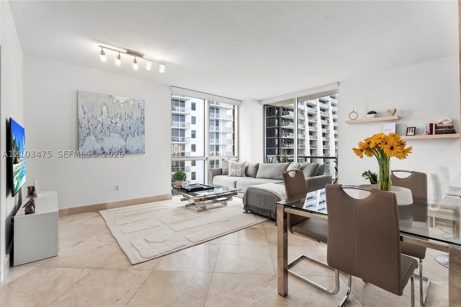 2+1 Condo — 1060 Brickell Ave #2117, Miami, FL 33131