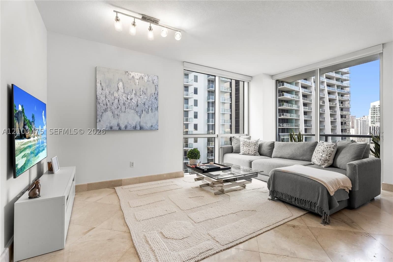2+1 Condo — 1060 Brickell Ave #2117, Miami, FL 33131