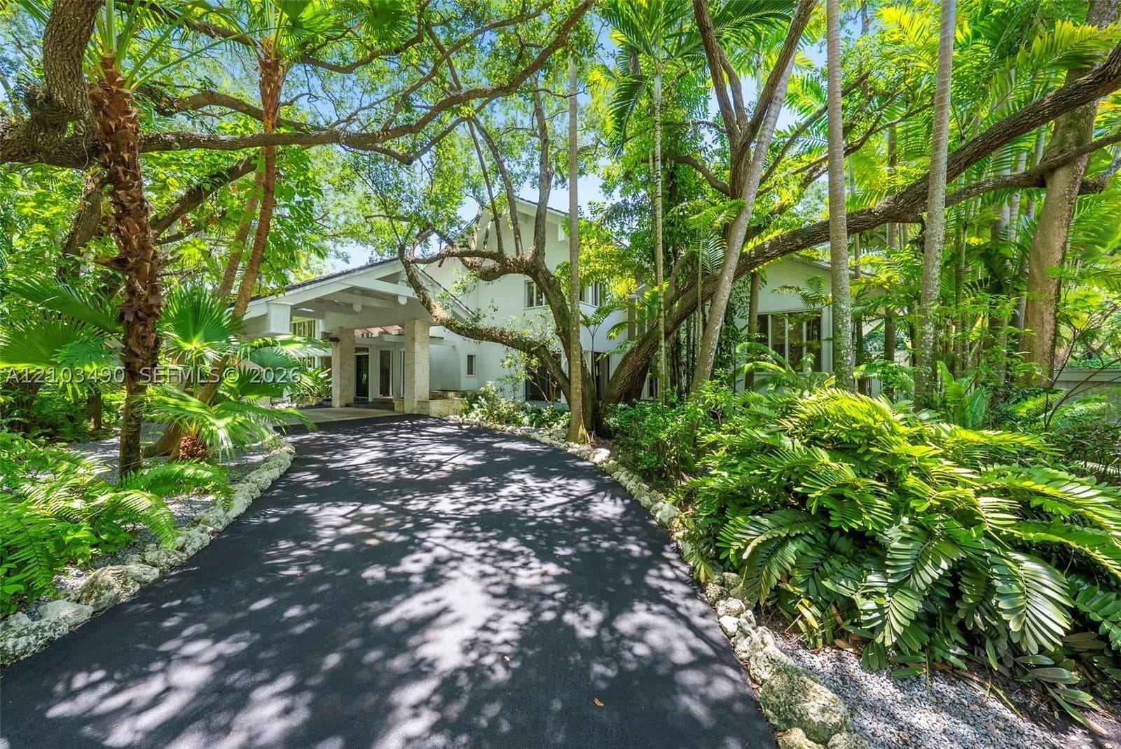 4-bedroom Single-Family Home — 5600 Oakwood Ln, Coral Gables, FL 33156