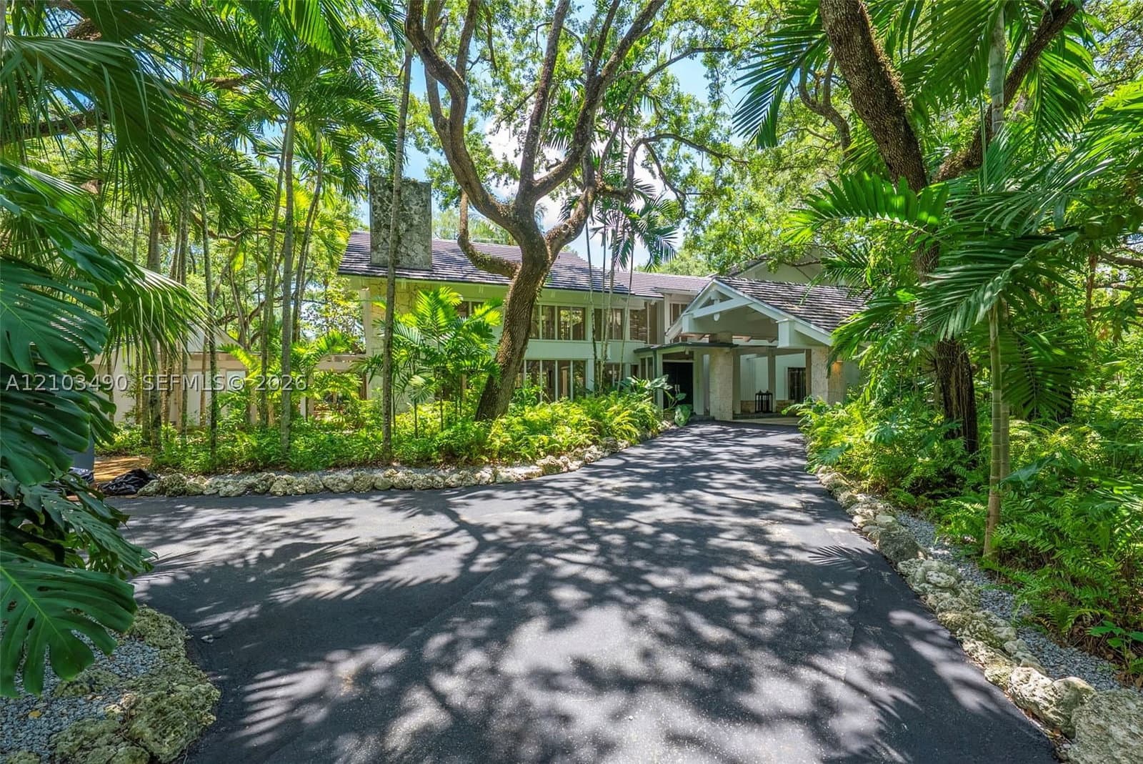 4-bedroom Single-Family Home — 5600 Oakwood Ln, Coral Gables, FL 33156