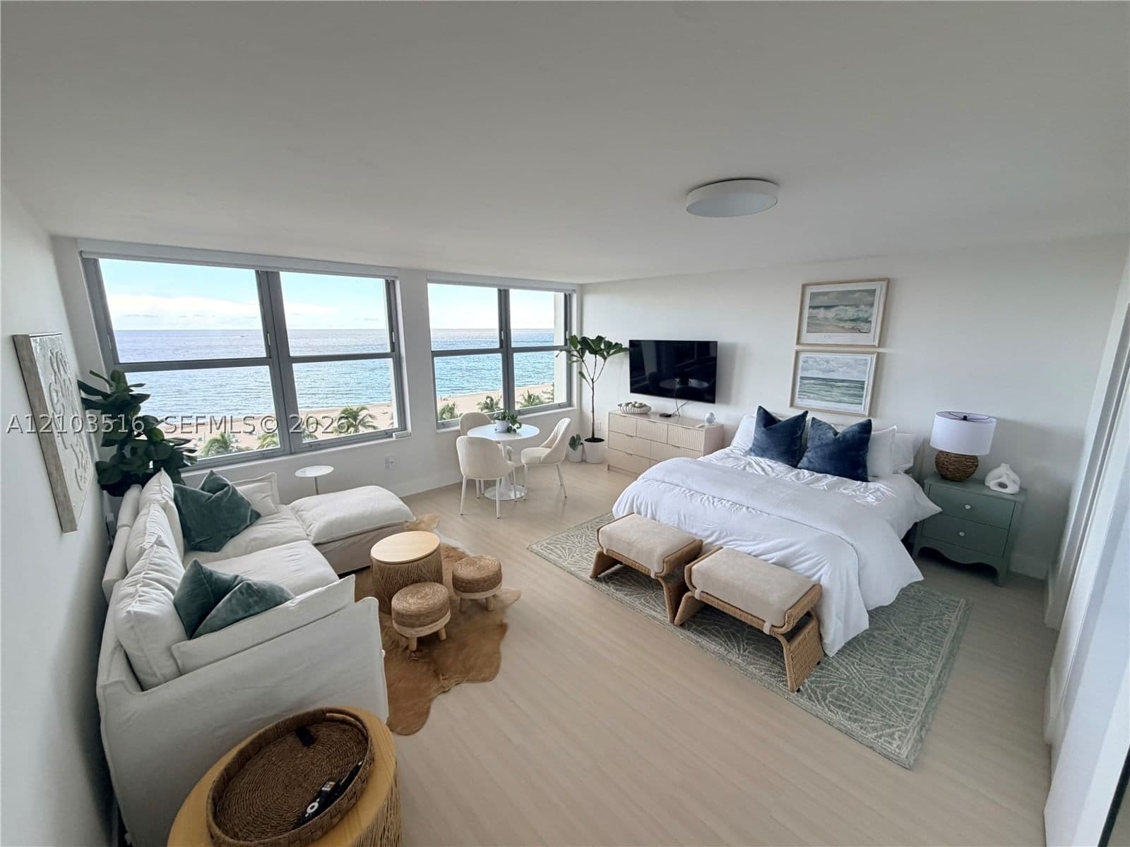 Condo — 2899 Collins Ave #931, Miami Beach, FL 33140