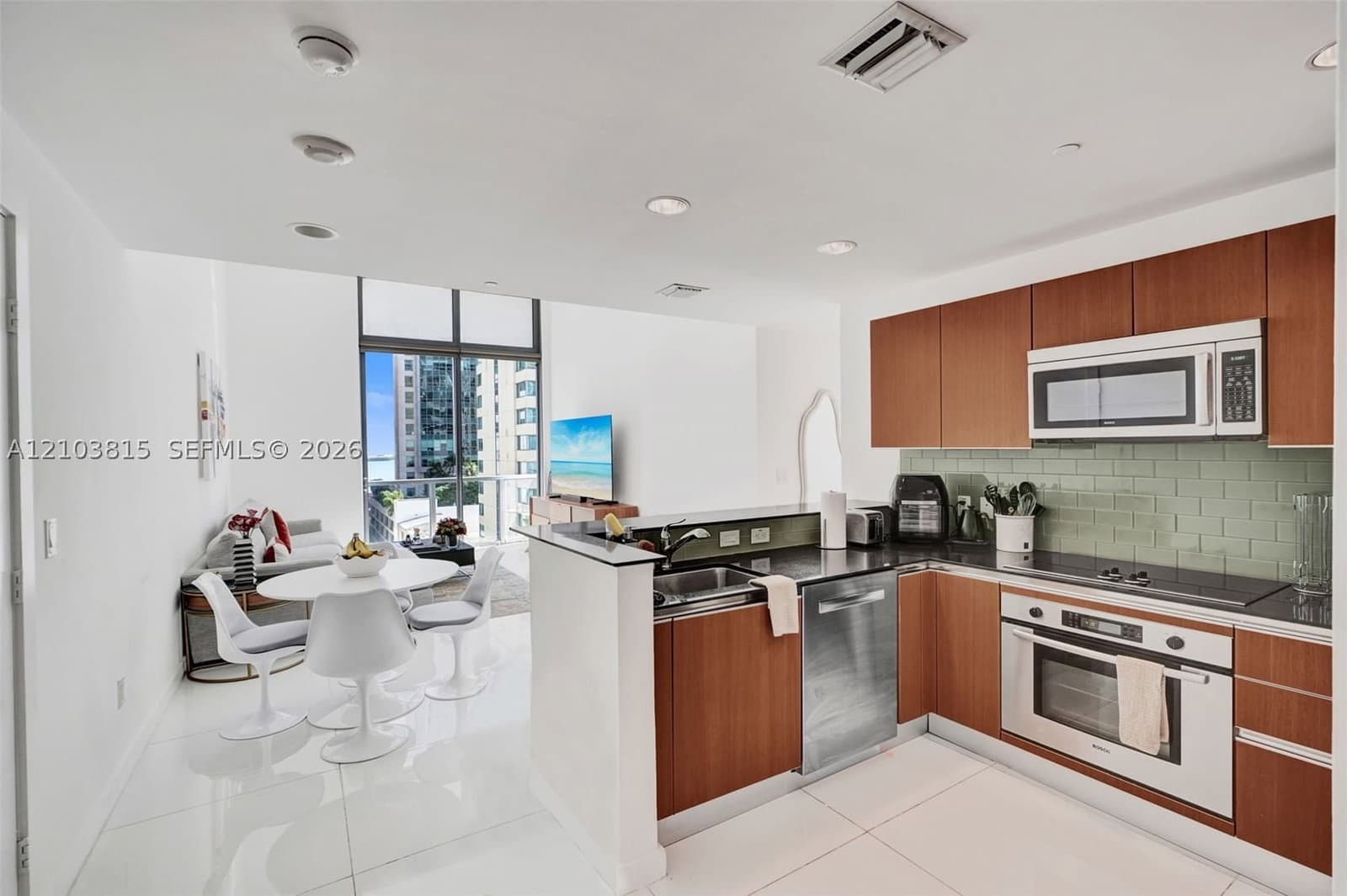 2+1 Condo — 1060 Brickell Ave #1207, Miami, FL 33131