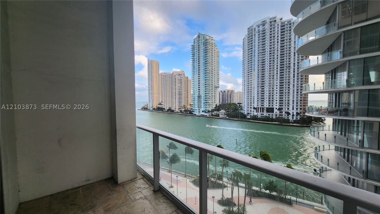 1+1 Condo — 300 Biscayne Blvd #L-808, Miami, FL 33131