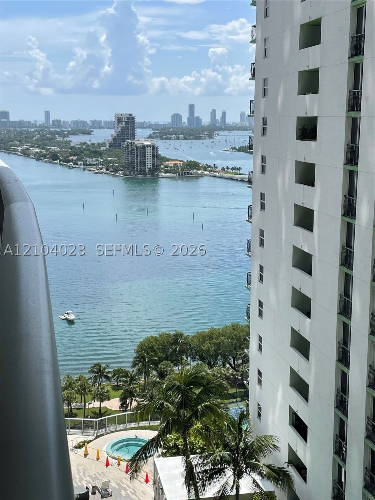 1+1 Condo — 488 18th St #2204, Miami, FL 33132