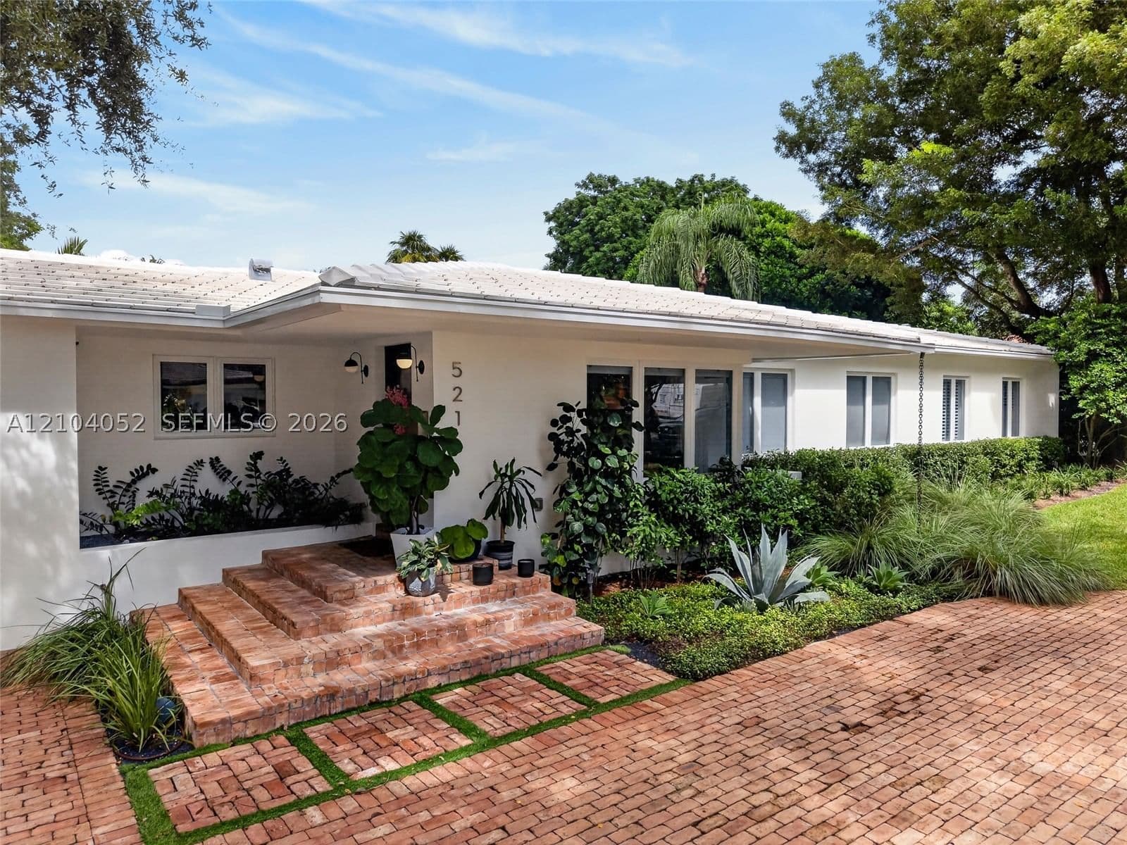 4-bedroom Single-Family Home — 521 San Juan Dr, Coral Gables, FL 33143