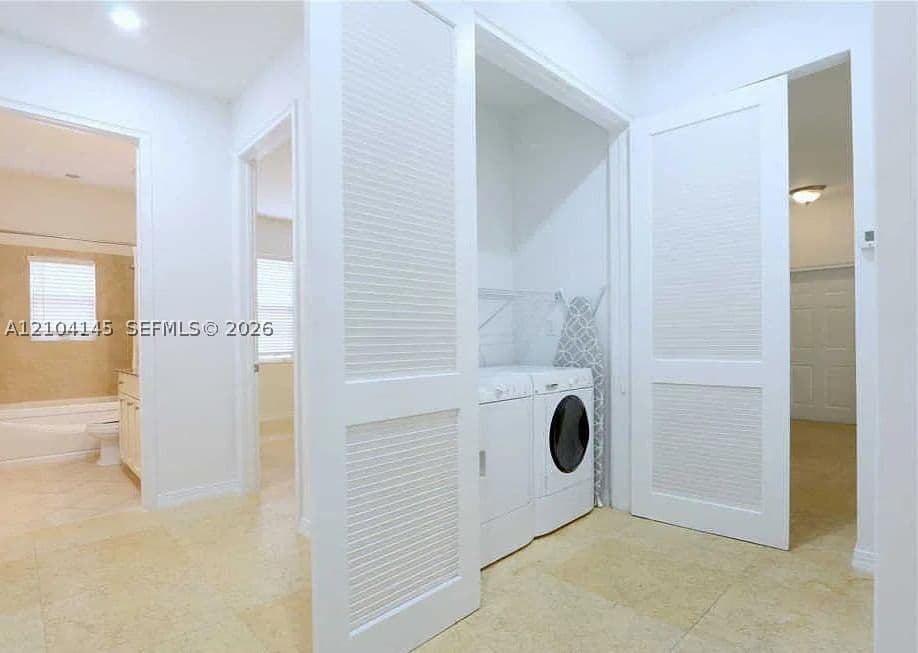 2-bedroom Condo — 578 Loretto Ave #5, Coral Gables, FL 33146