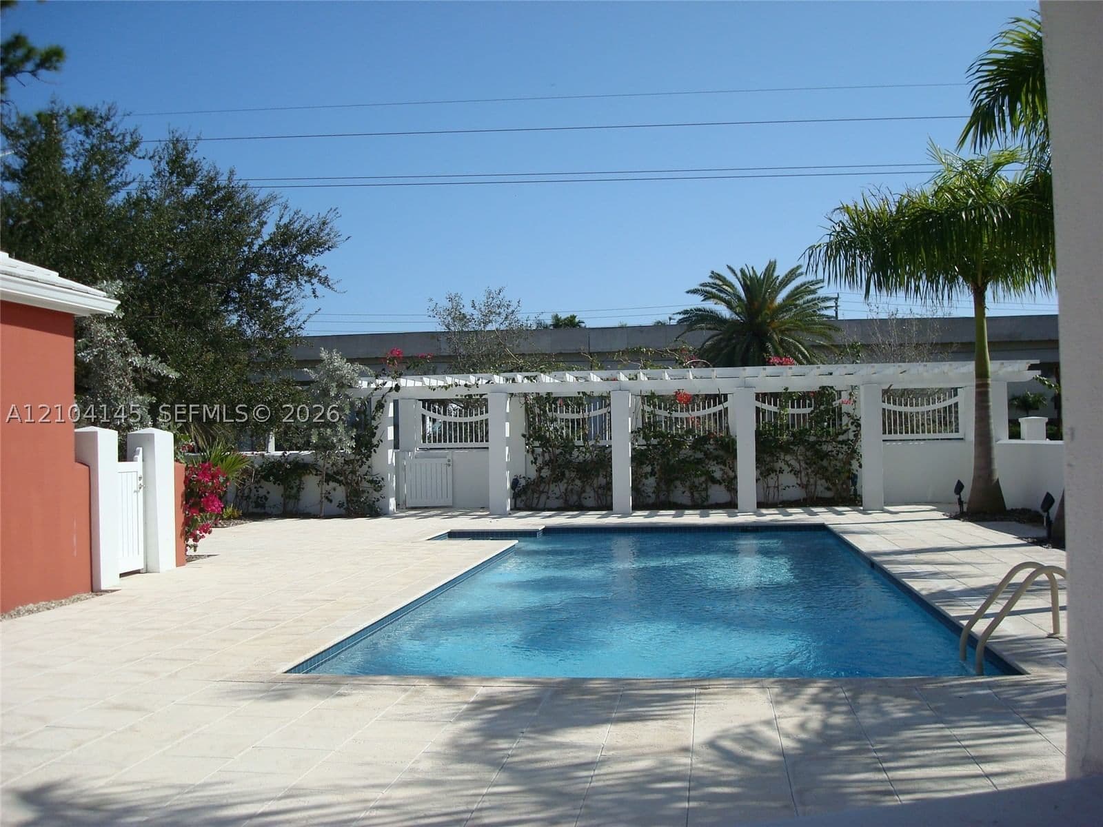 2-bedroom Condo — 578 Loretto Ave #5, Coral Gables, FL 33146