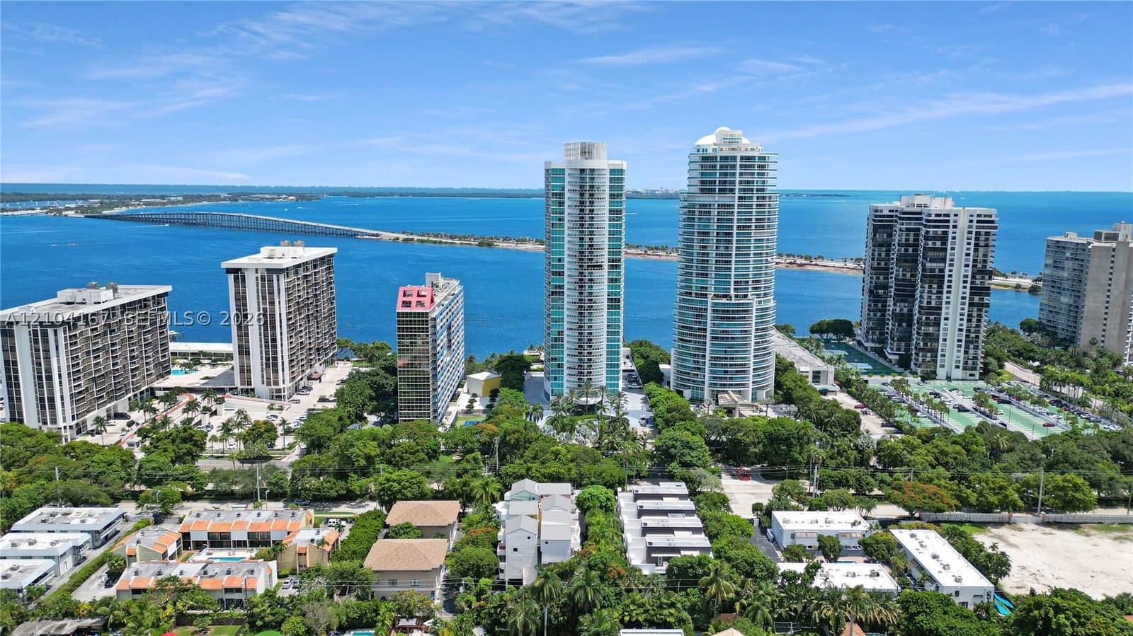 1+1 Condo — 2101 Brickell Ave #2011, Miami, FL 33129